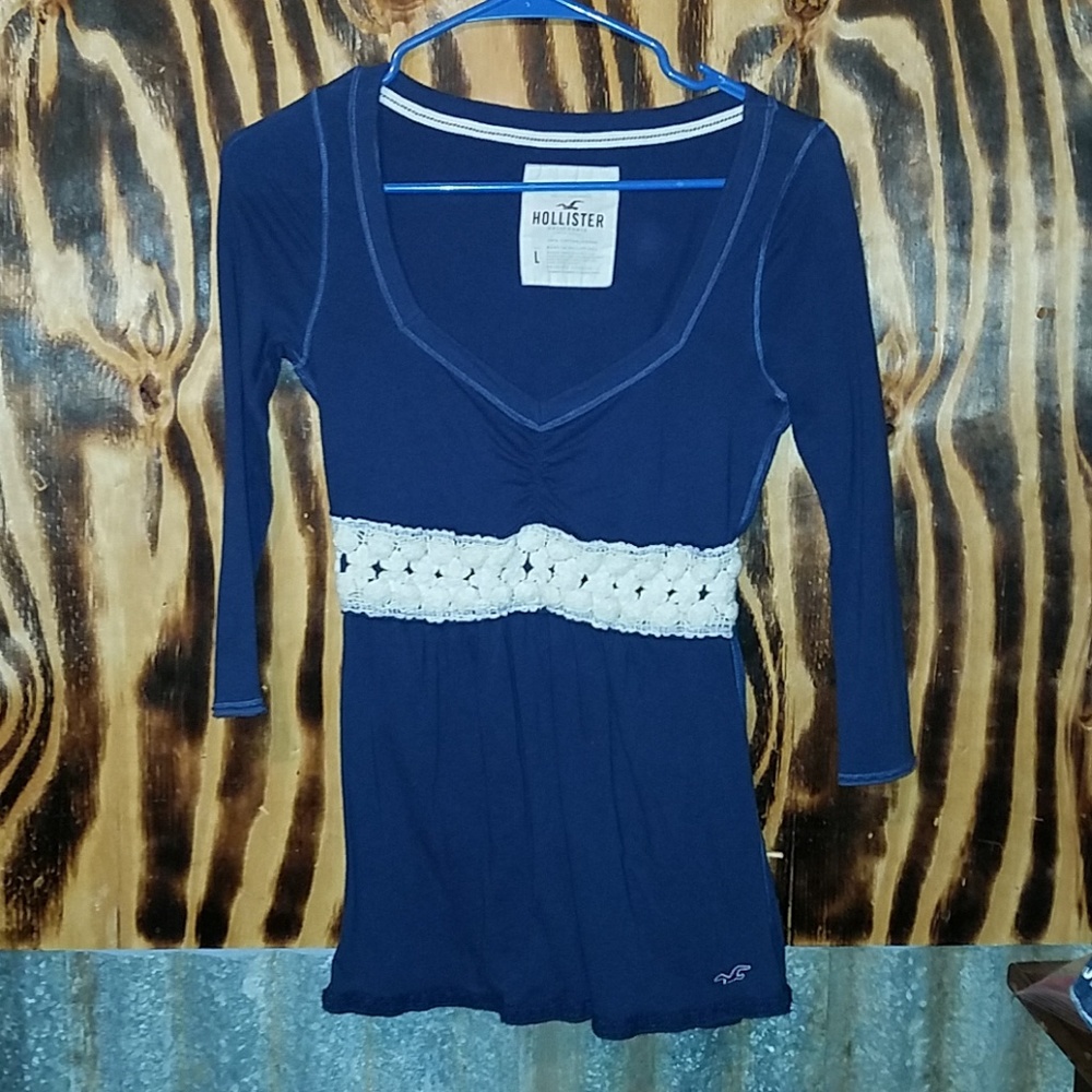 Hollister top